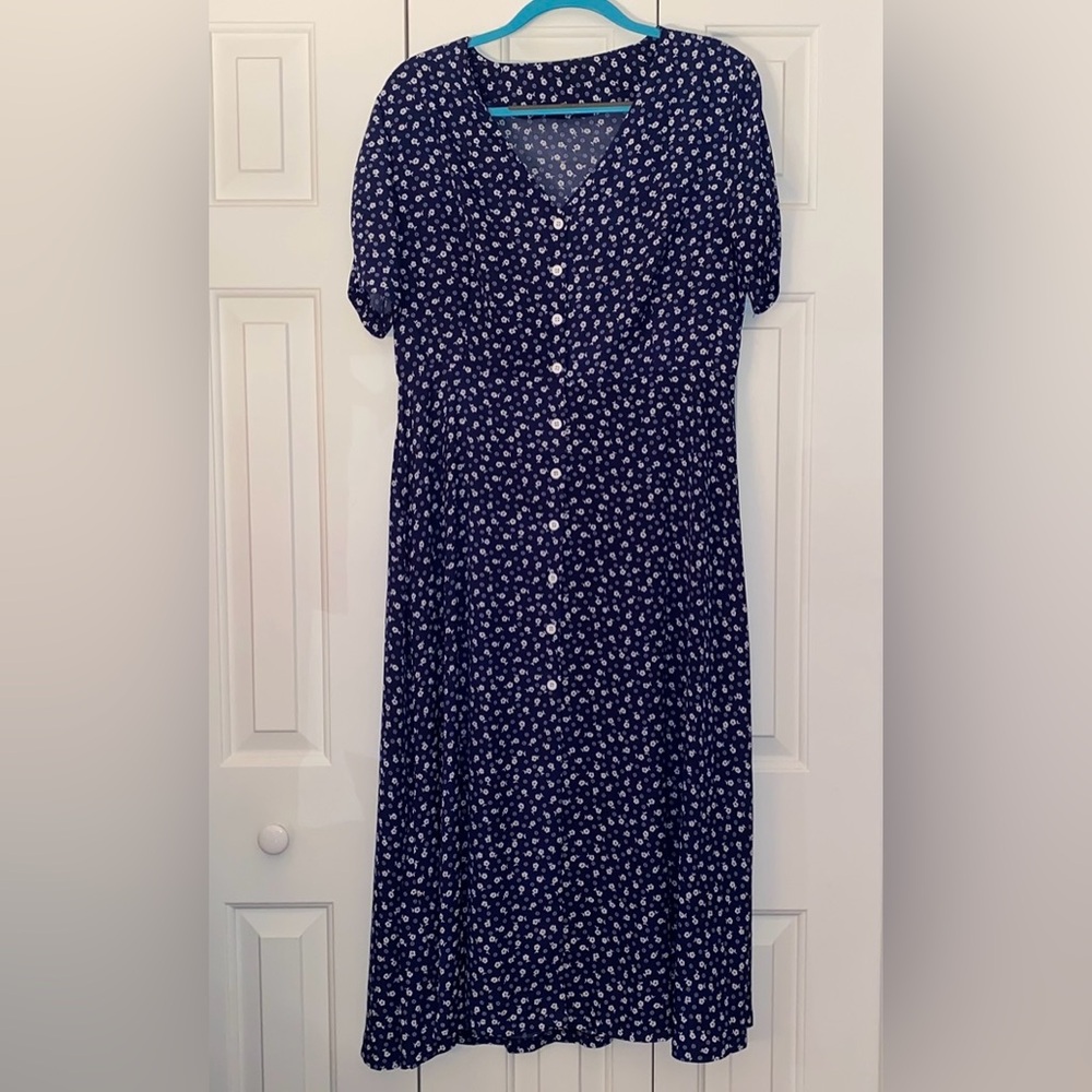 Size XL SHEIN Blue and White Floral Button Down Maxi Dress